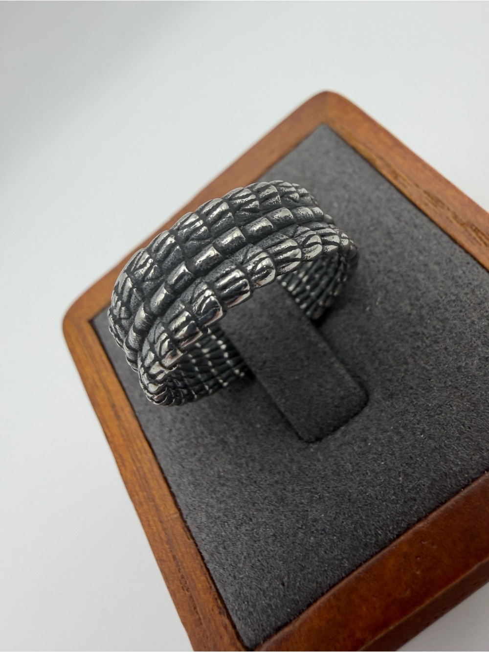 Textured Armor Band Ring - Picture 6 of 7